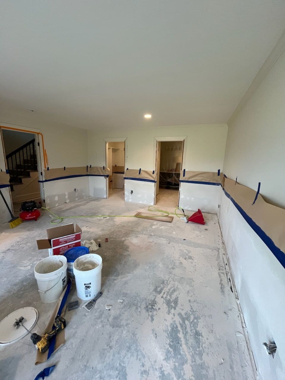 Gallery photos for Expert Texture Matching for Stunning Wall Makeover: Image #1