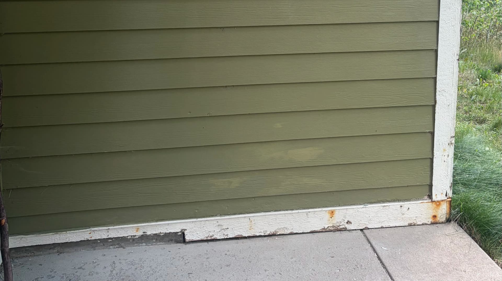 Gallery photos for Damaged Siding Repair in Winter Park Before It Got Worse: Image #1